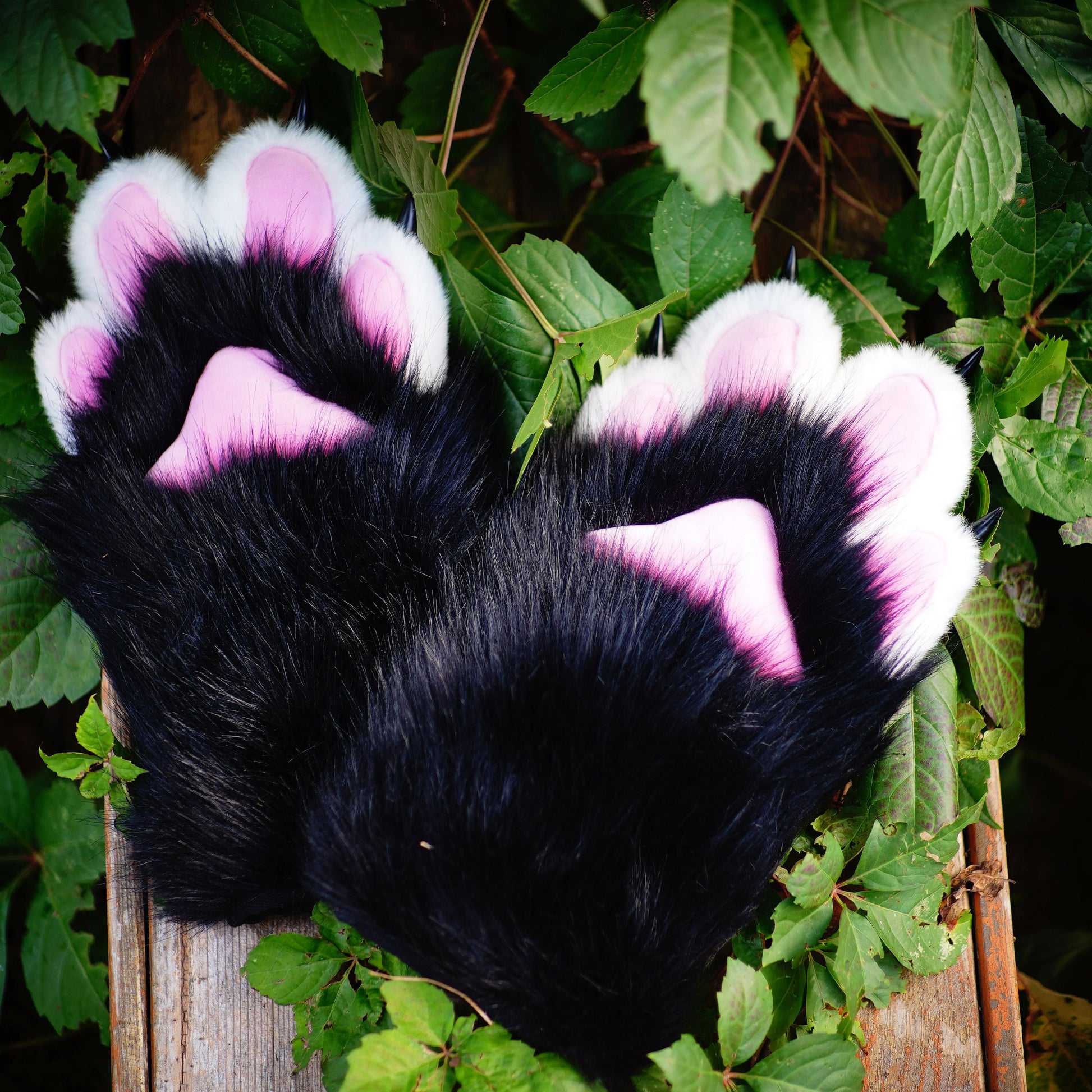 fursuit feet paws, toony foot paw, kemono foot paw, cat paws, puppy paws, wolf paws, tiger paws, fox paws, black kemono feet paws