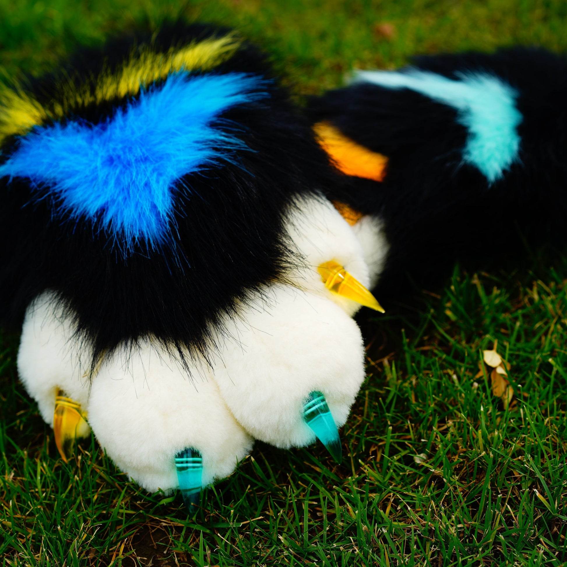 Black fursuit paws with figure, white finger and blue pad, custom paws, fursuit, cosplay, petplay, handpaws