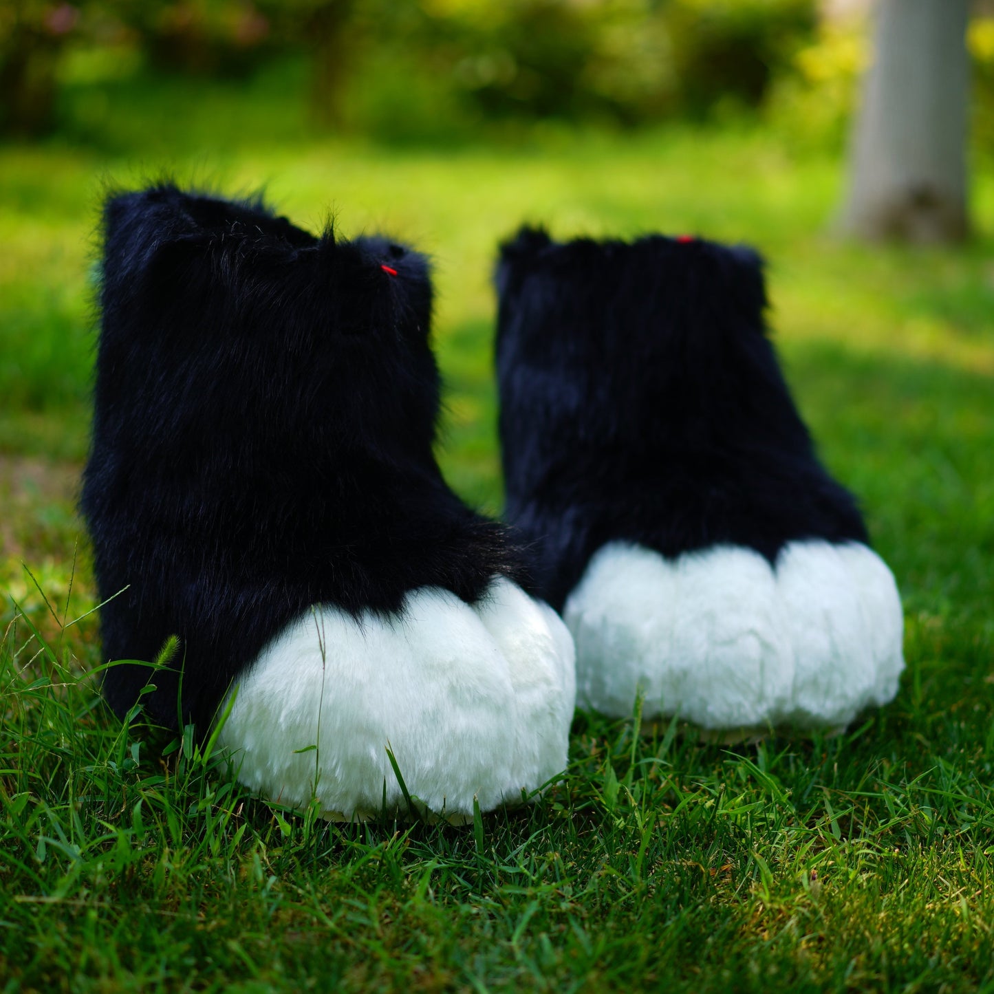 fursuit feet paws, toony foot paw, kemono foot paw, cat paws, puppy paws, wolf paws, tiger paws, fox paws, black kemono feet paws