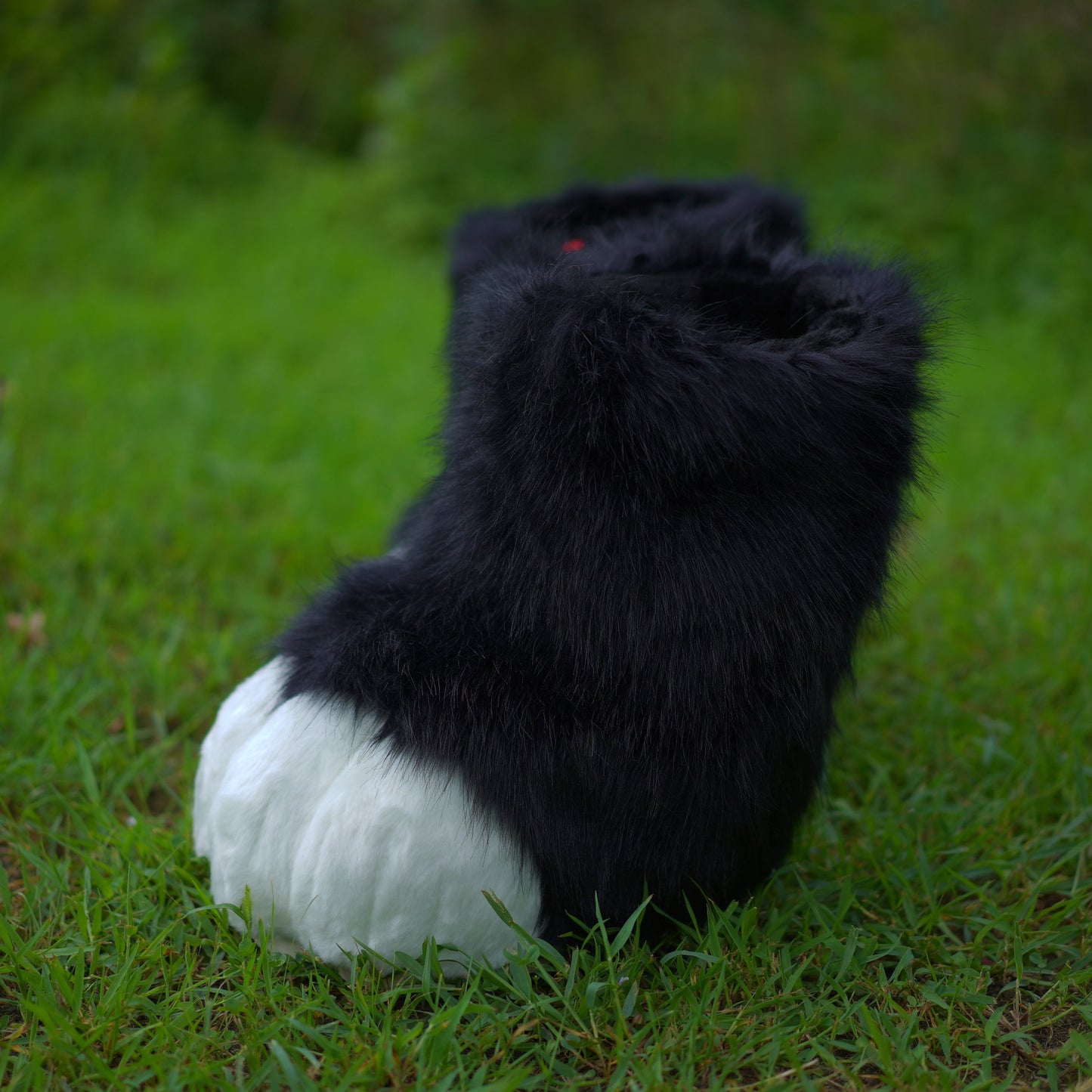 fursuit feet paws, toony foot paw, kemono foot paw, cat paws, puppy paws, wolf paws, tiger paws, fox paws, black kemono feet paws