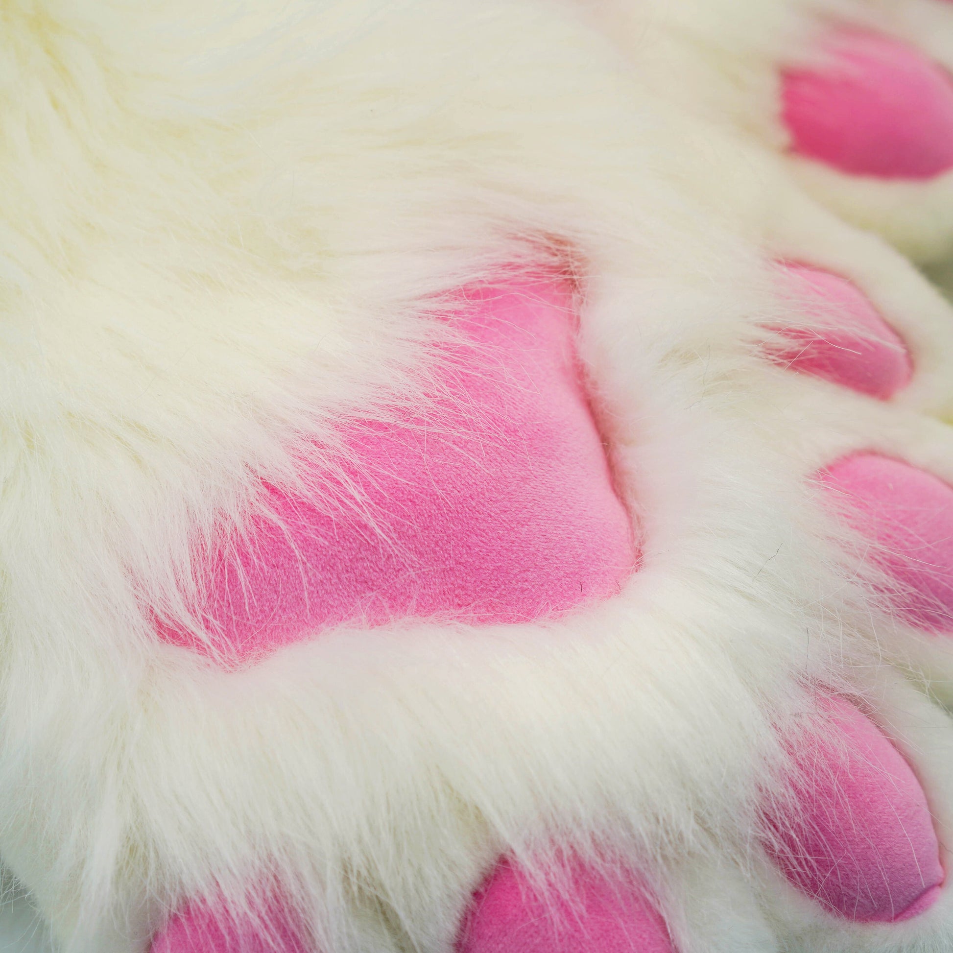 Custom Fursuit gloves,handmade Furry paws,Fursuit hand paws with purple fur, cheap cat gloves, Furry art, faux fur paws with 4 finger