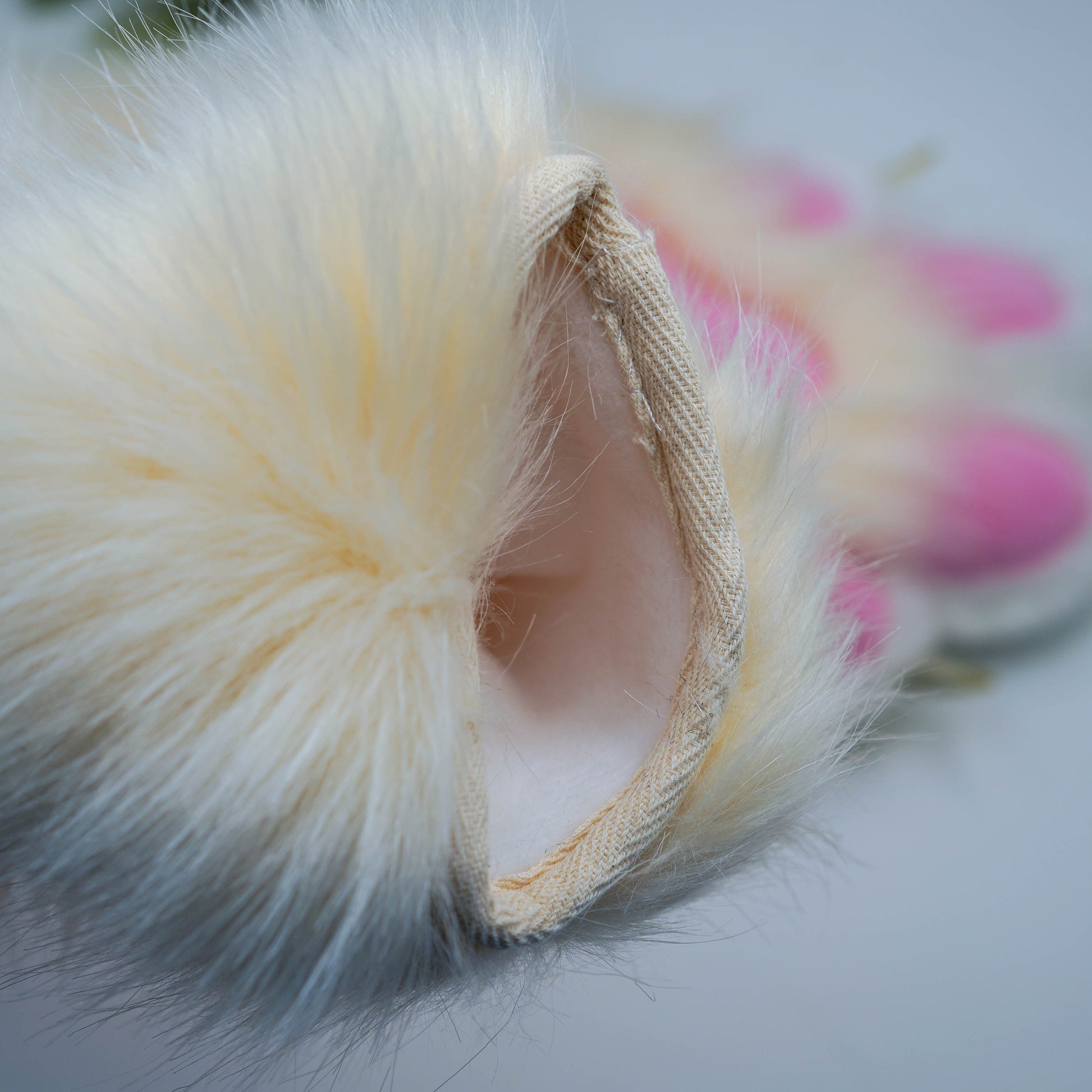 Off-white & Pink Fursuit Handpaws,Cat fursuit, Cat Claw,Custom Fursuit gloves,Handmade cat paws, cosplay paws, faux fur paws with 4 finger